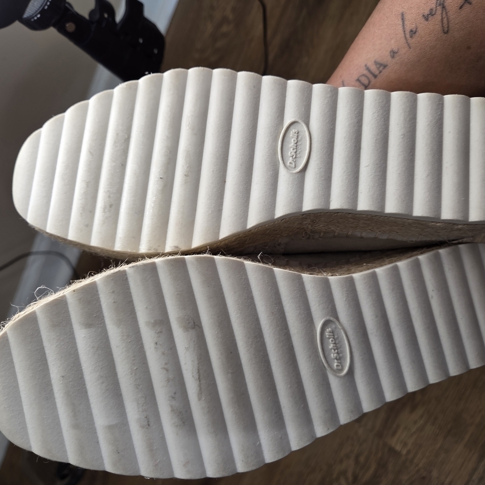 Dr. Scholl's Light Gray Espadrille Slip-Ons. - Picture 6 of 8